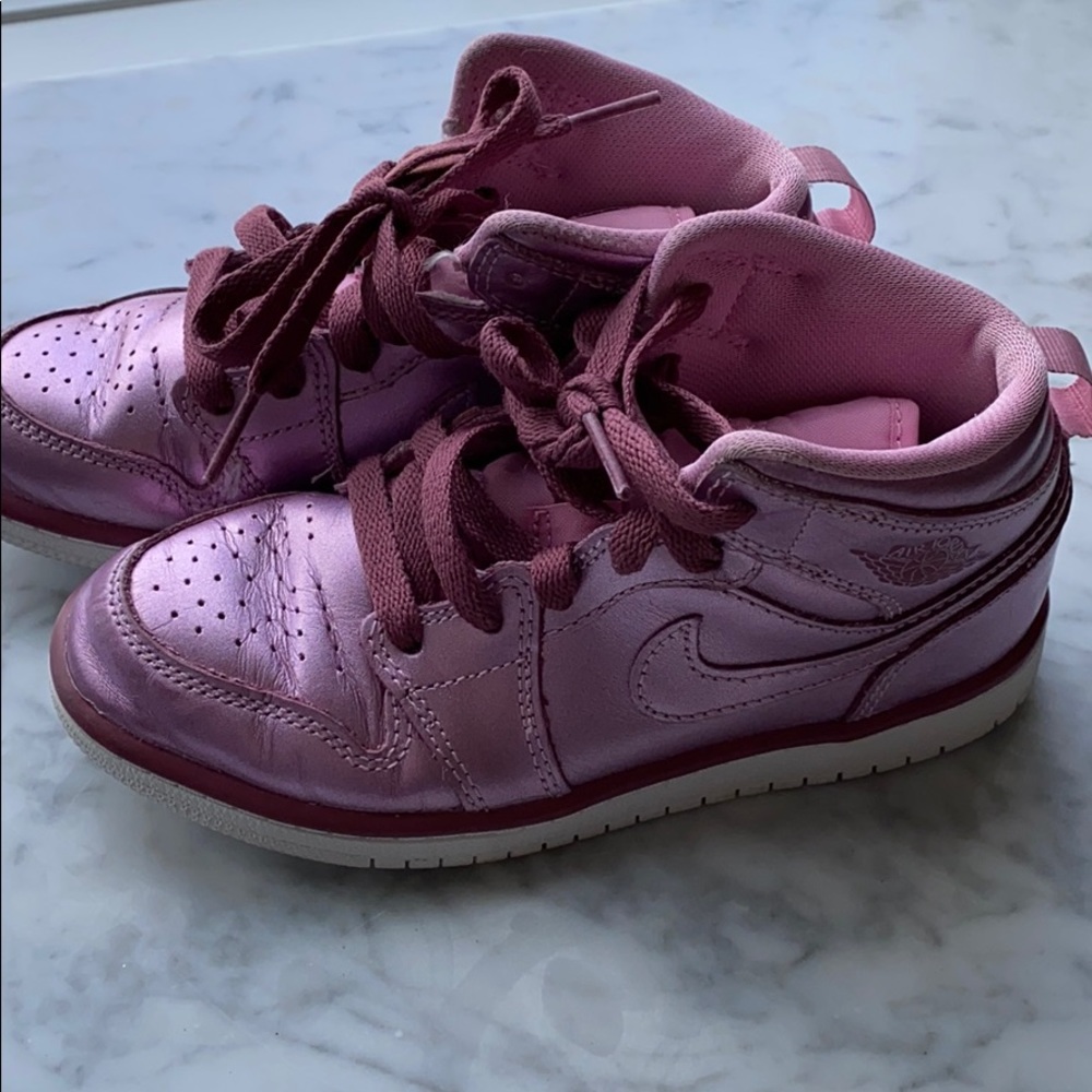Metallic pink Nike’s